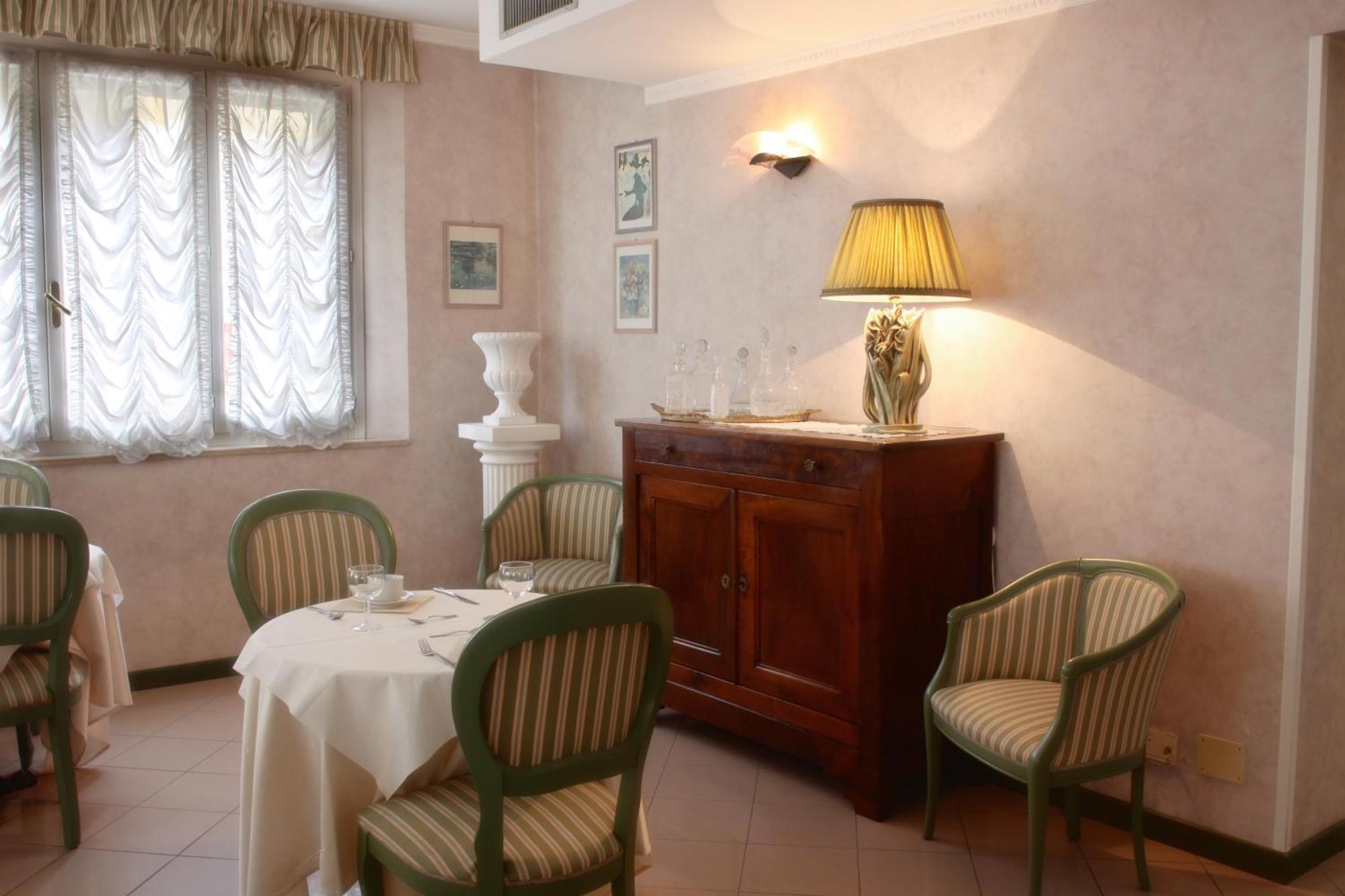 Hotel La Torre リミニ エクステリア 写真
