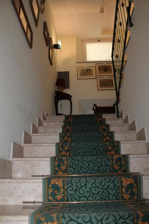 Hotel La Torre リミニ エクステリア 写真