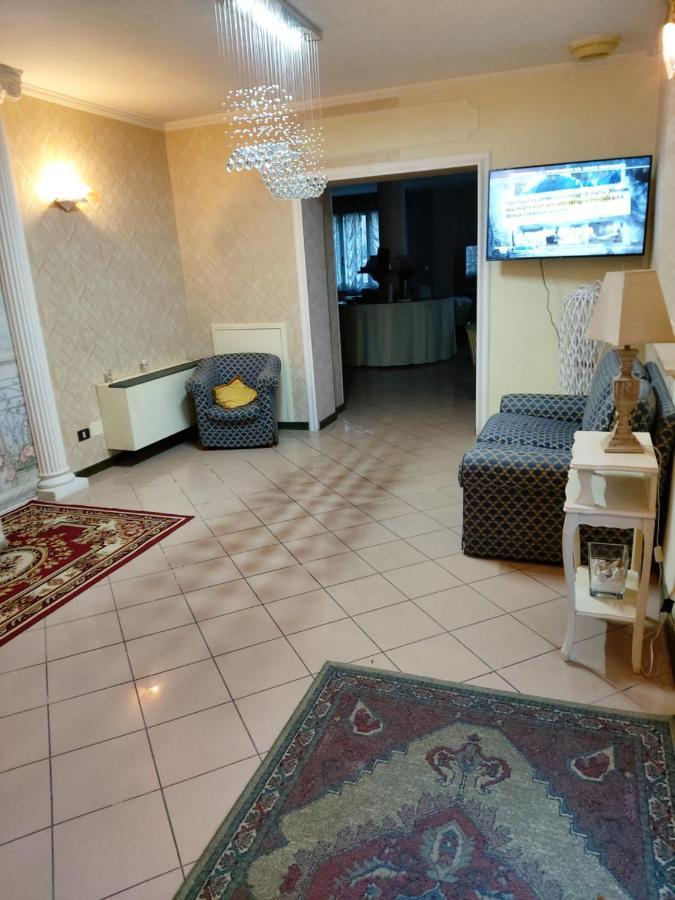 Hotel La Torre リミニ エクステリア 写真
